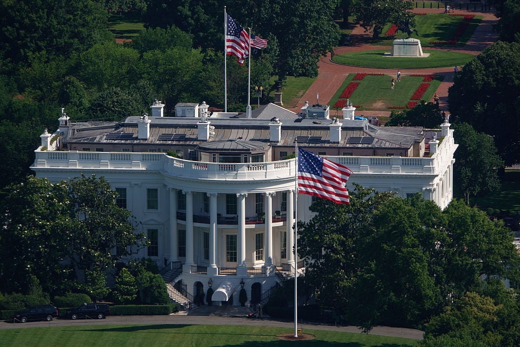 18 Wild "Then And Now" Pictures Of What Trump Has Done To The White House