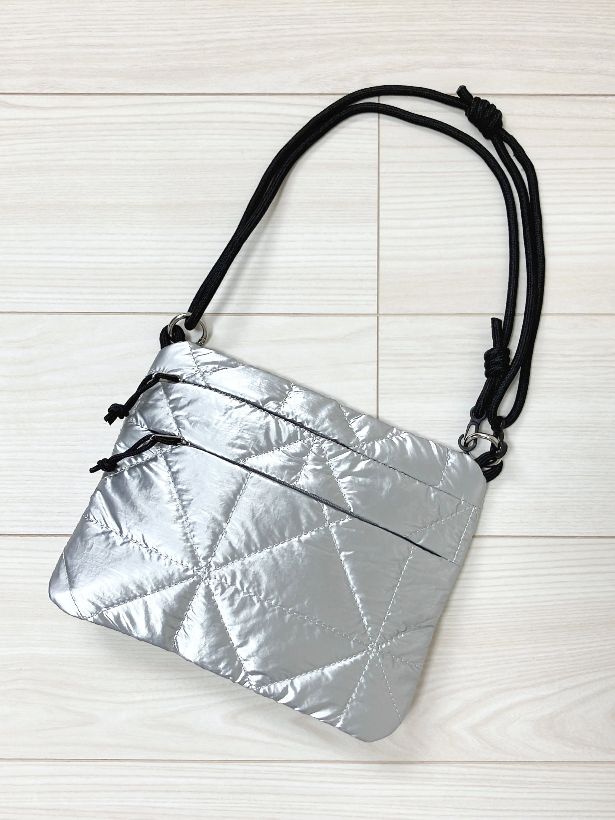 こんなサイズを探してた！グローバルワークの「2490円サコッシュ」軽く