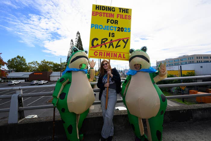 The Polka Dot Dress Lady Fighting ICE Is Going Viral