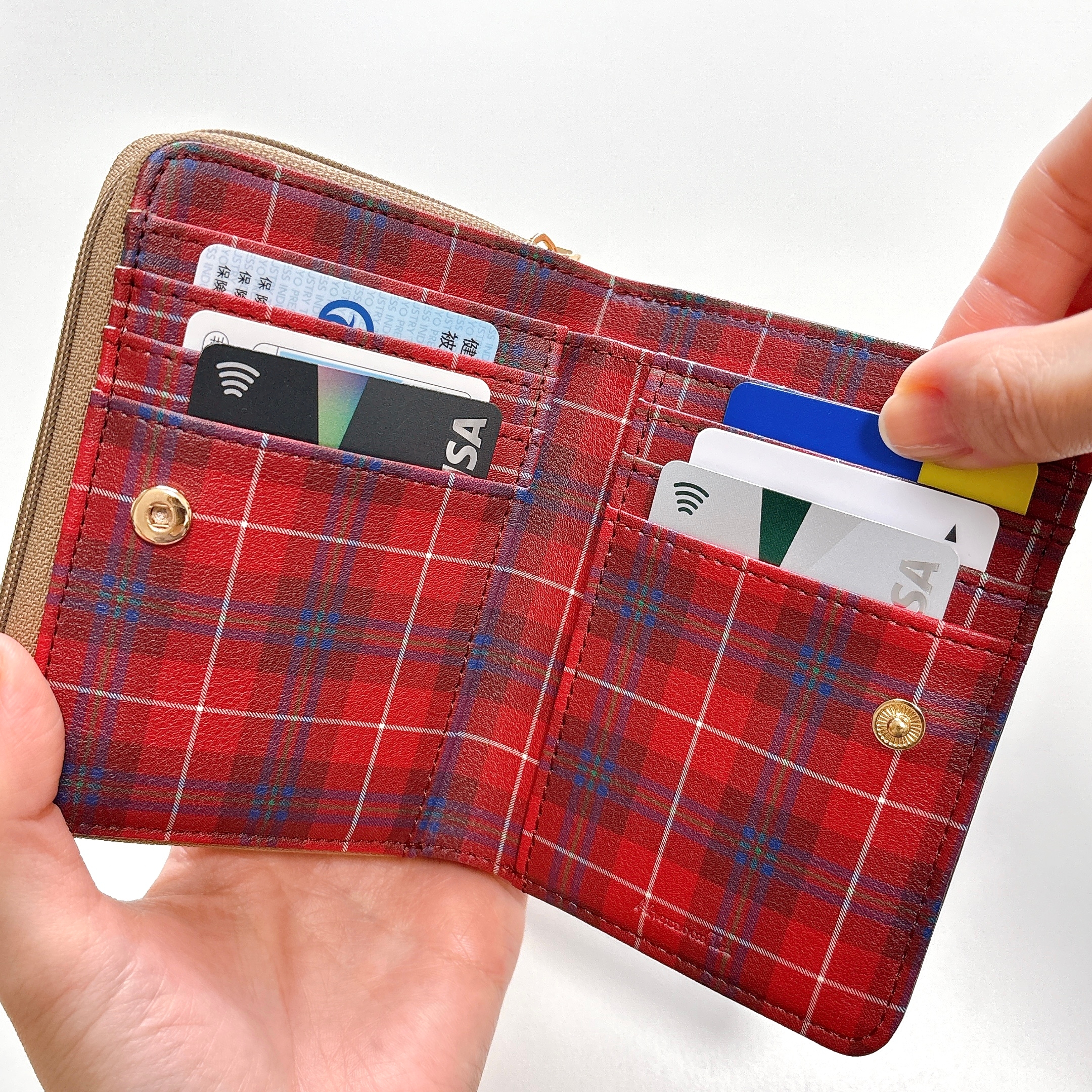 お札もカードもめっちゃ入るじゃん！アフタヌーンティーの「高見え財布