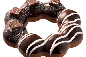 昨年から引き続き登場のポン・デ・生チョコショコラ / ダスキンのプレスリリースより