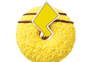 ピカチュウの背中がモチーフの「ザクザク ピカチュウのしっぽドーナツ」 / ダスキンのプレスリリースより