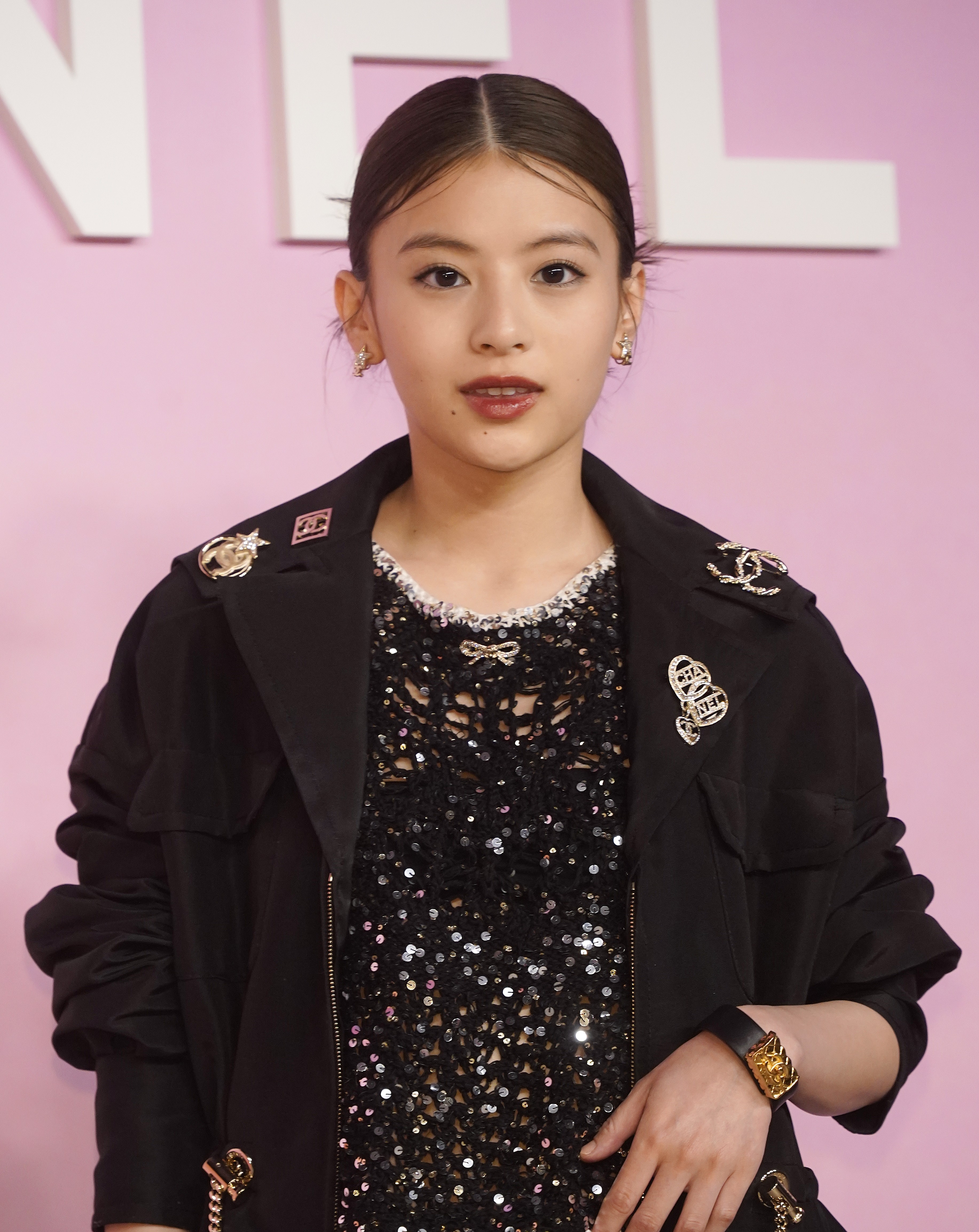 女優 タレント 平愛梨 直筆サイン色紙 長友佑都 おのろけごちそうさまです」 平愛梨、遠距離恋愛中の長友佑都に送った