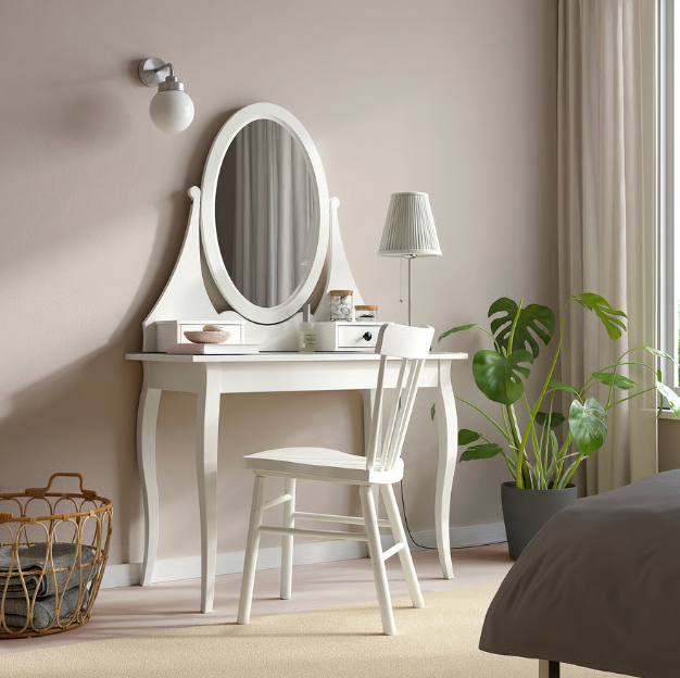 30 Best Makeup Vanities For Getting Ready