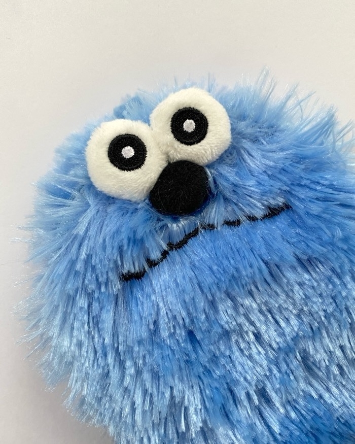 GU×スンスン】即完売するのも納得だわ！ふわふわ素材の「激かわポーチ