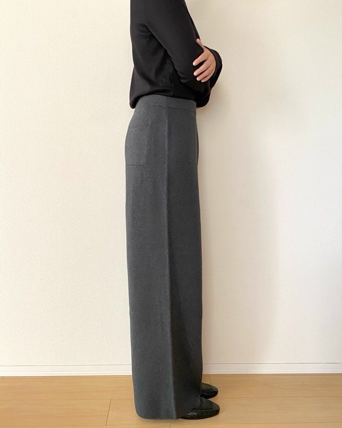 ユニクロの「3990円→1990円パンツ」が楽ちんすぎて手放せない！は