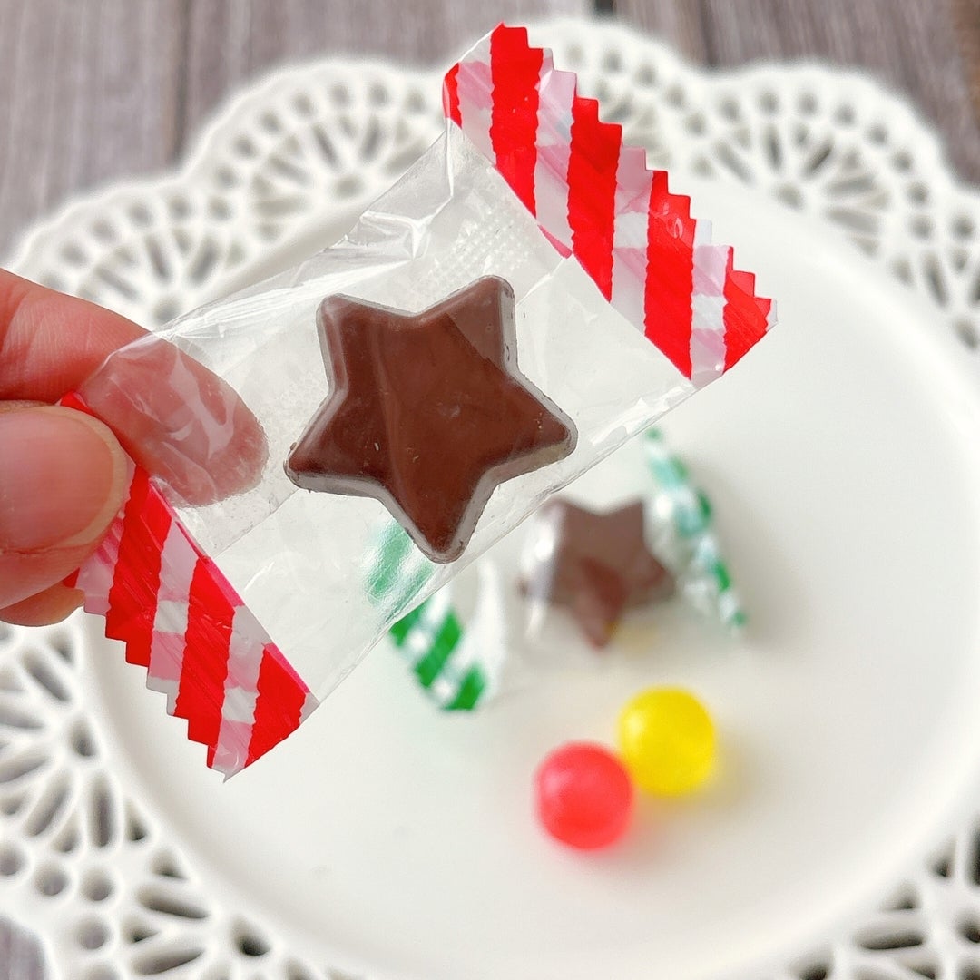 ハリーポッターの世界じゃん！カルディの「魔法書みたいなお菓子缶