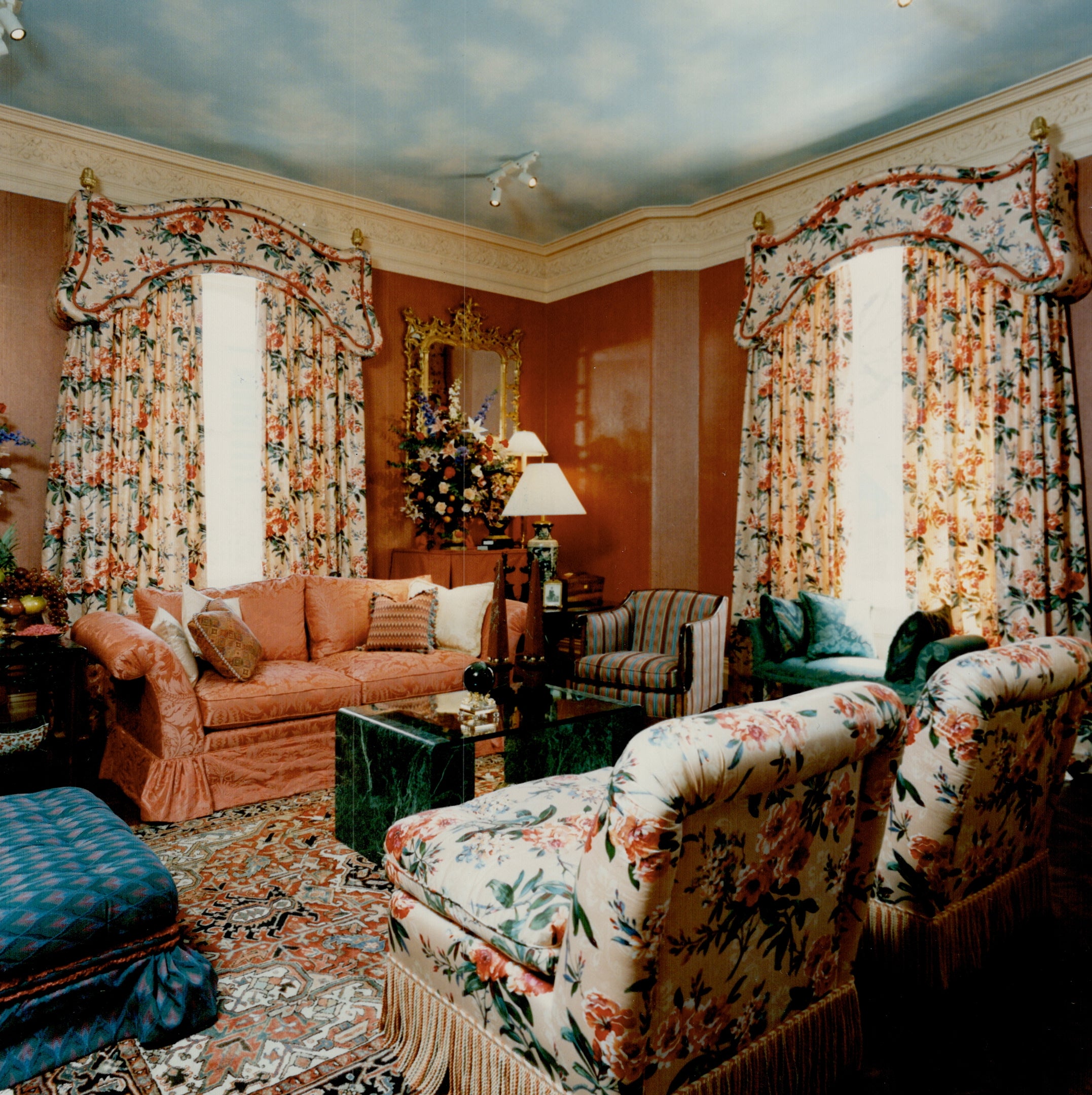 32 Interior Design Photos Of "The World Losing Color"