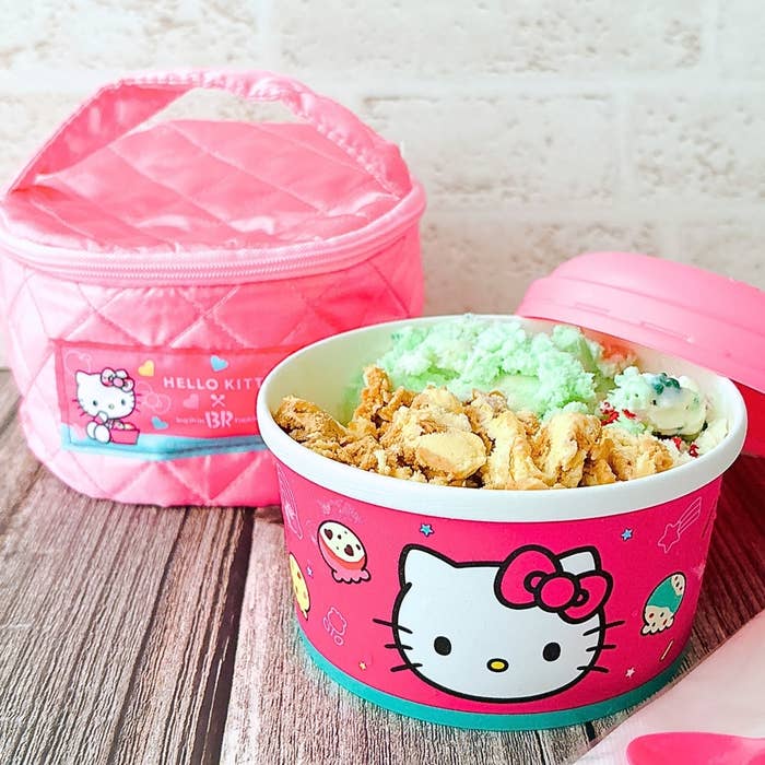 サーティーワン】おまけが豪華すぎるって…！ハローキティのポーチが 
