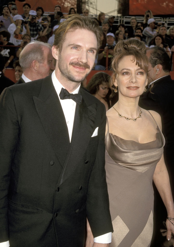 Fiennes and Annis connected a reddish carpet