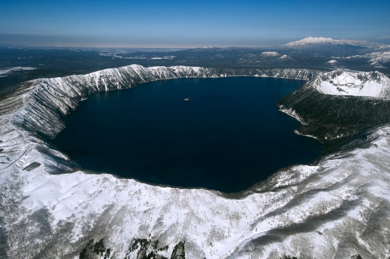 北海道・摩周湖（時事通信フォト）