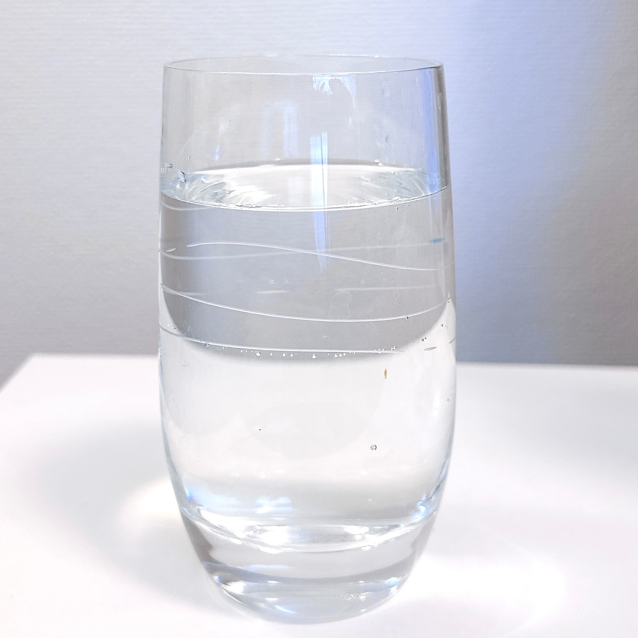 普通の水と違う…？リファの「5000円の水」飲んでみた