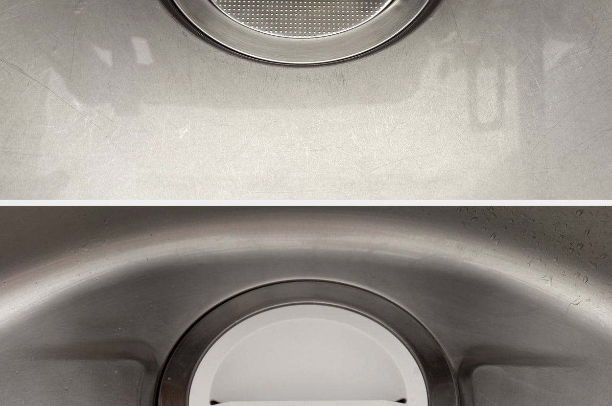 ステンレス製のシンク内の水切りバスケットがアップで撮影されています。