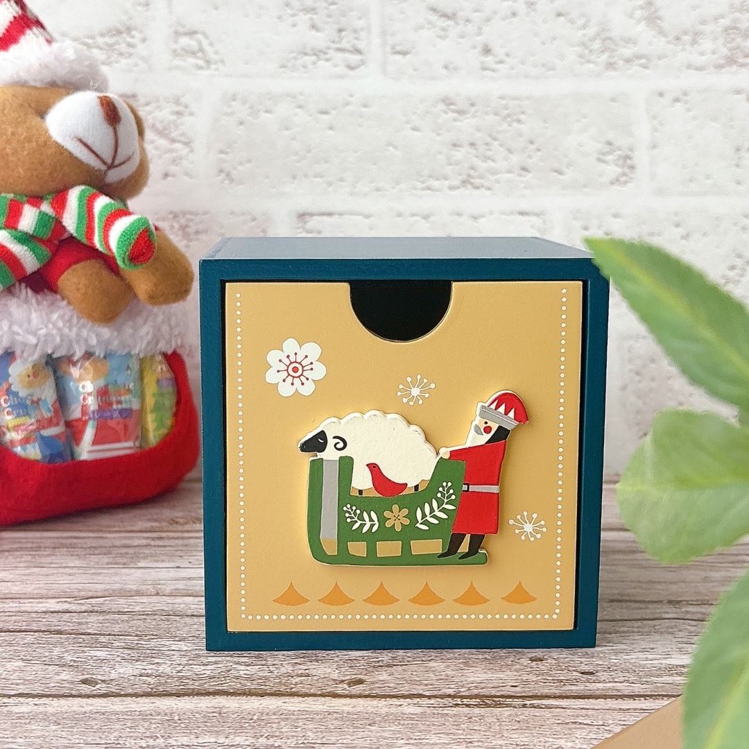 やっぱすぐ完売したか…。カルディの「クリスマス限定おかし」小物入れ