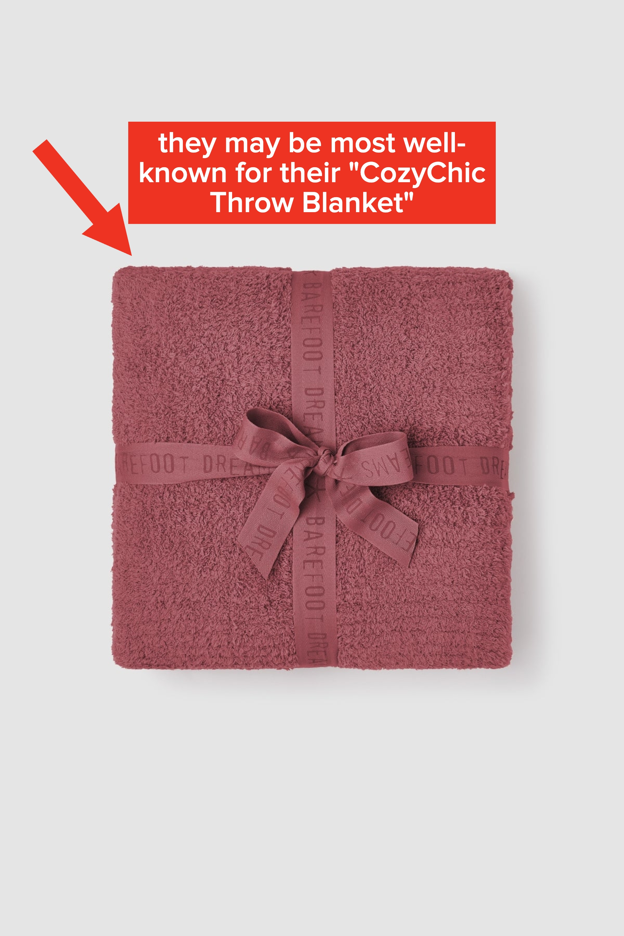 Brettet Barefoot Dreams myke håndklesett bundet med et merkebånd, perfekt for et koselig bad eller en omtenksom gave, omtalt i Goodful-artikkelen