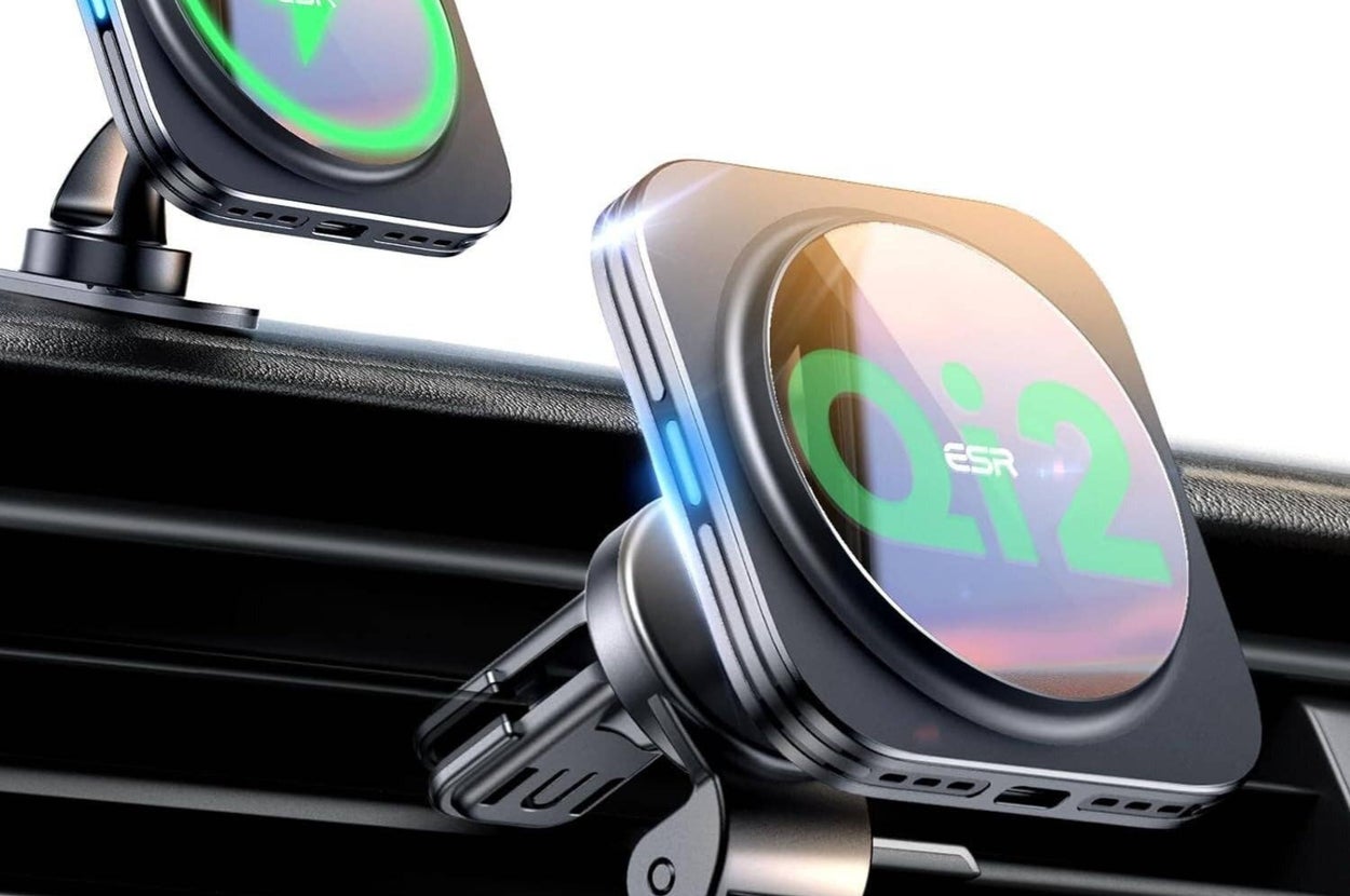 10 MagSafe Chargers That Offer Way More Than Apple Does