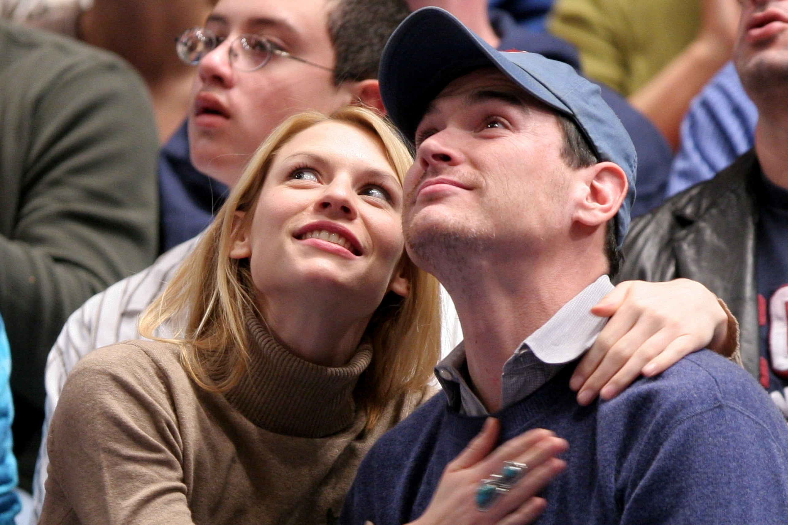 Claire Danes and Billy Crudup sitting closely together