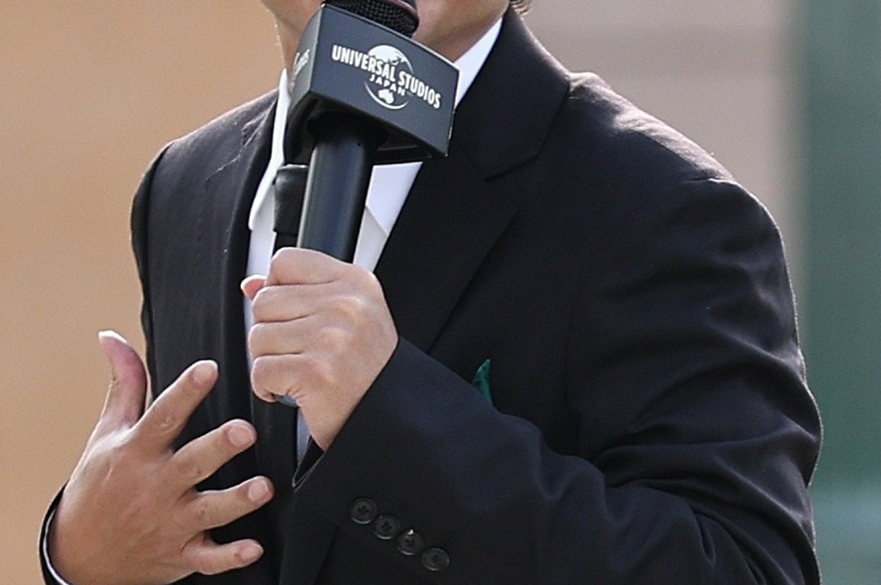 ムロツヨシさん（時事）