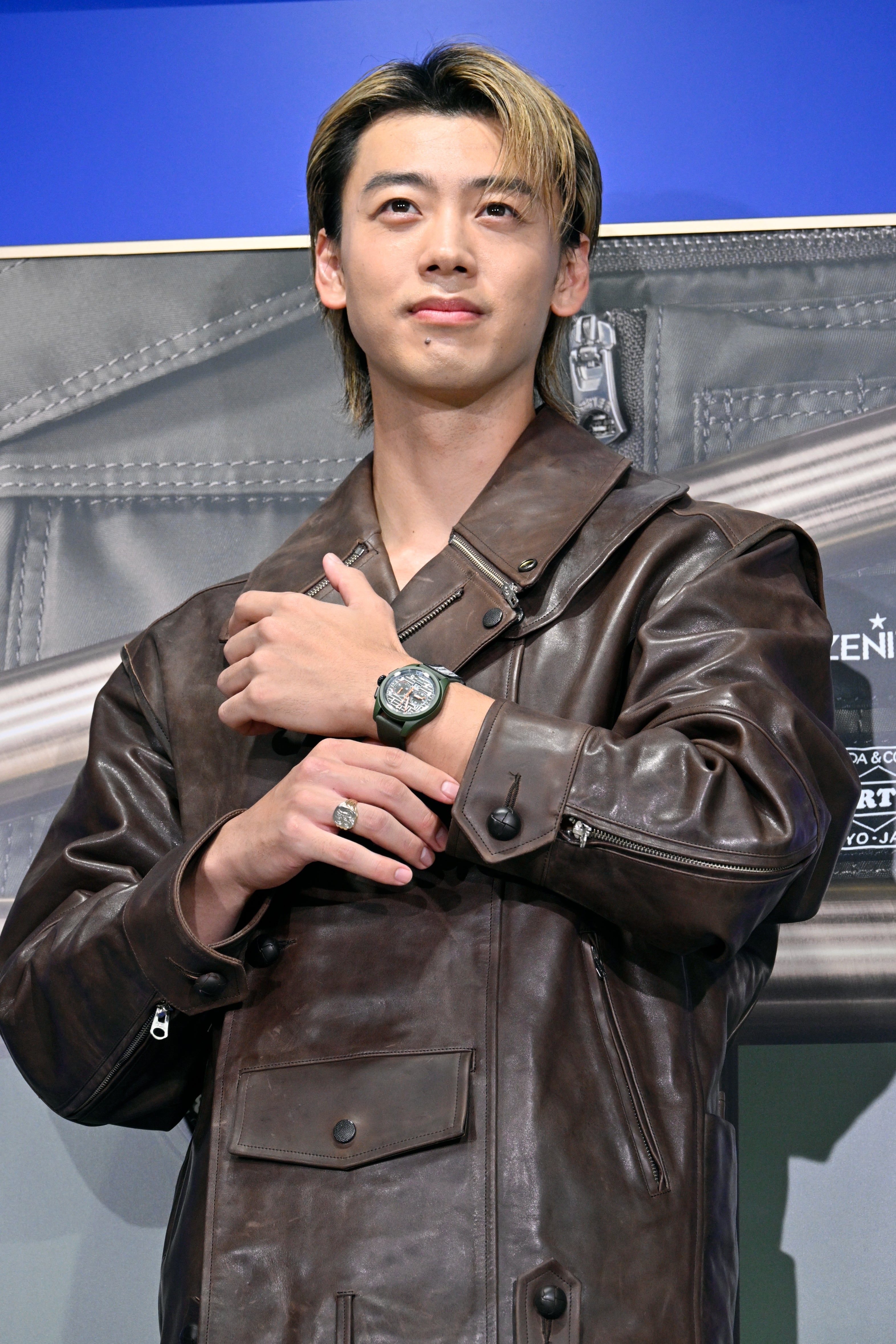 バッキバキ」竹内涼真の腹筋にSNS驚き「なんて素晴らしい肉体美
