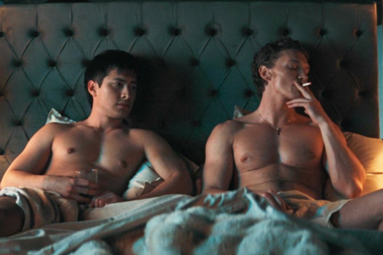 2 TV Shows That You Need To Watch This Weekend, Including The Sexy Gay Hockey Show Everyone Is Talking About