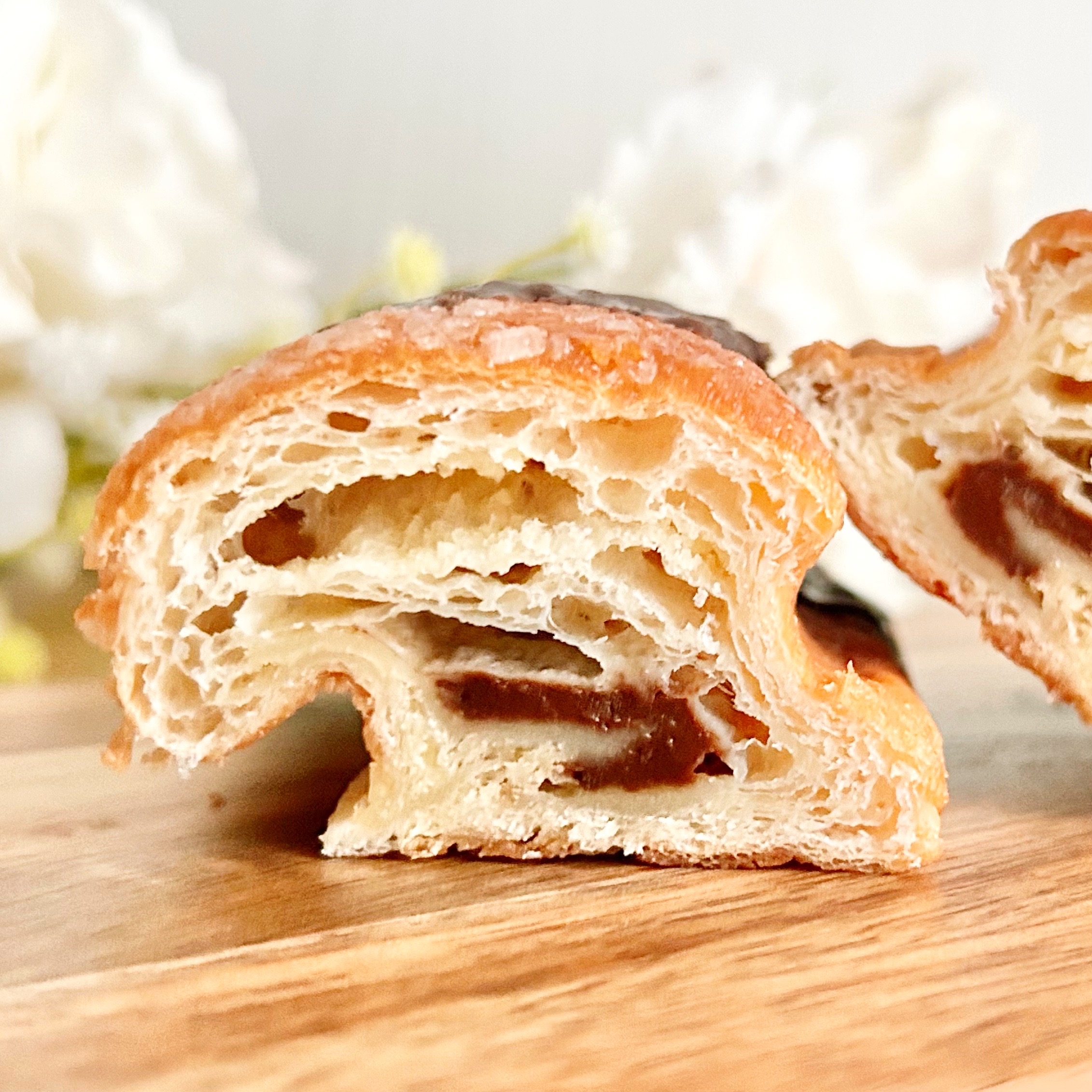 考えた人天才」「分厚さにびっくり」ファミマの『新感覚パン』夢のよう