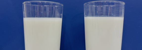 2つの白い液体 / 農林水産省のXアカウント（@MAFF_JAPAN）より