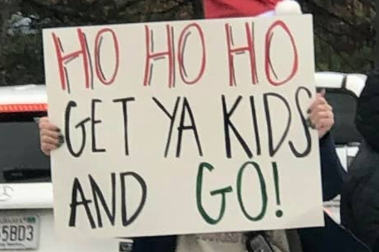 16 Accidentally Funny Signs That Had Us Laughing Way Too Hard This Week