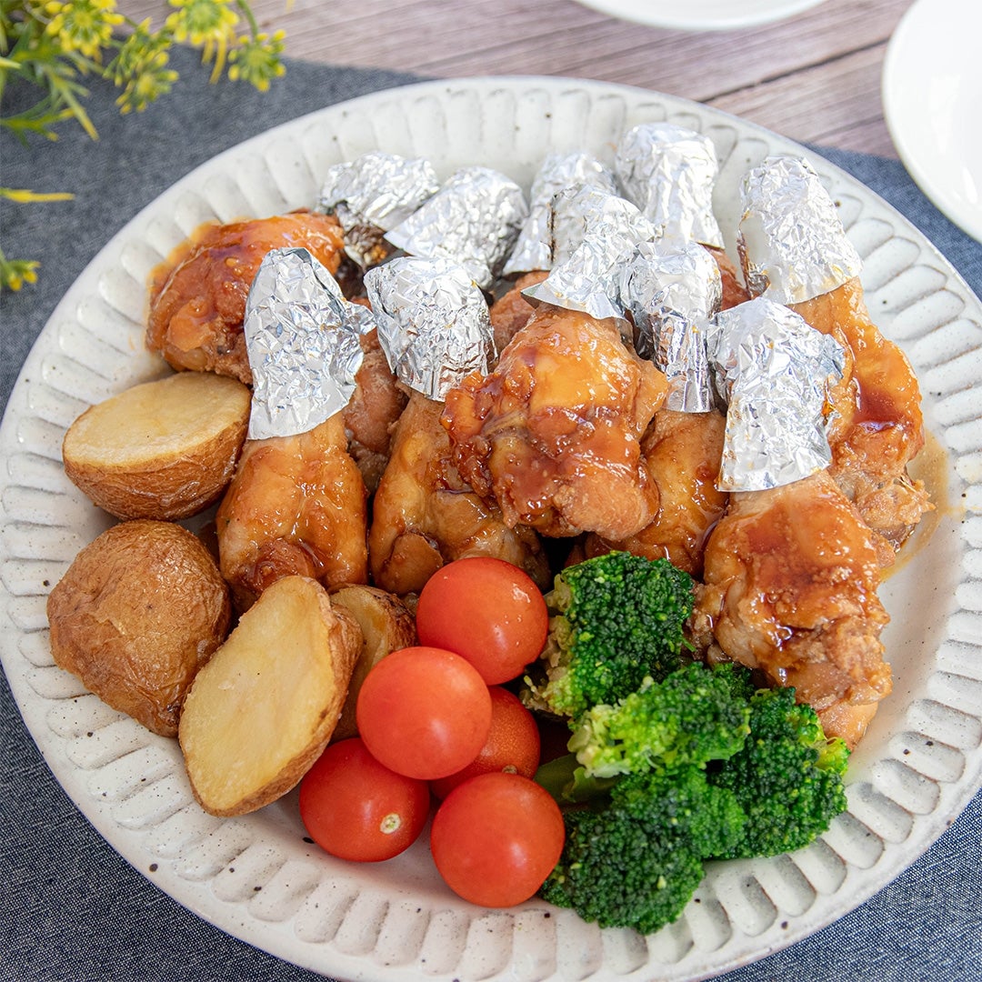 手羽元を漬けて入れるだけ！】炊飯器で作る激ウマローストチキンレシピ