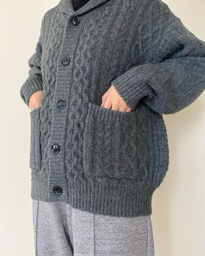 もう欲しいサイズなくなってる…！GU×ガーメンツの「主役カーディガン