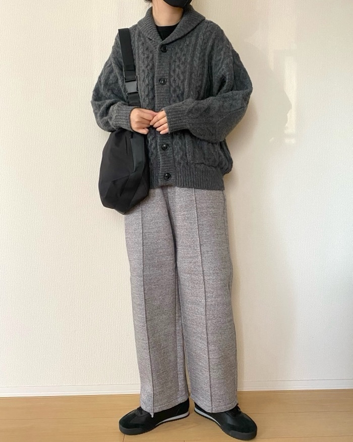 もう欲しいサイズなくなってる…！GU×ガーメンツの「主役カーディガン