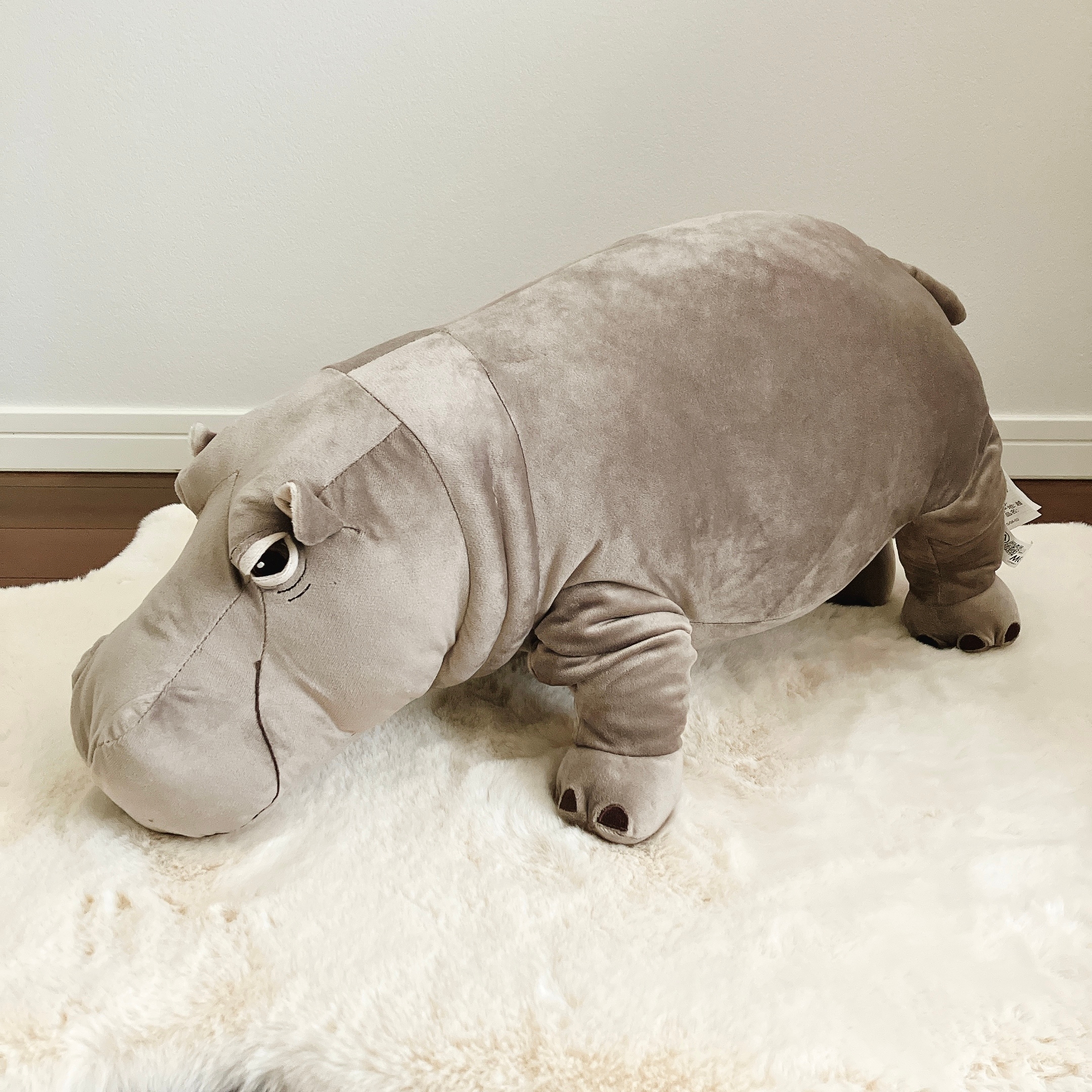 サメ以外もあるのか…！イケアで見つけた「激カワぬいぐるみ」もっちり