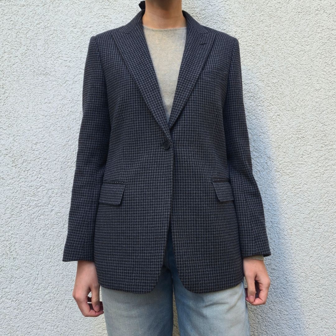 ユニクロ】「9990円→4990円は破格だわ！」40代が溺愛する『万能