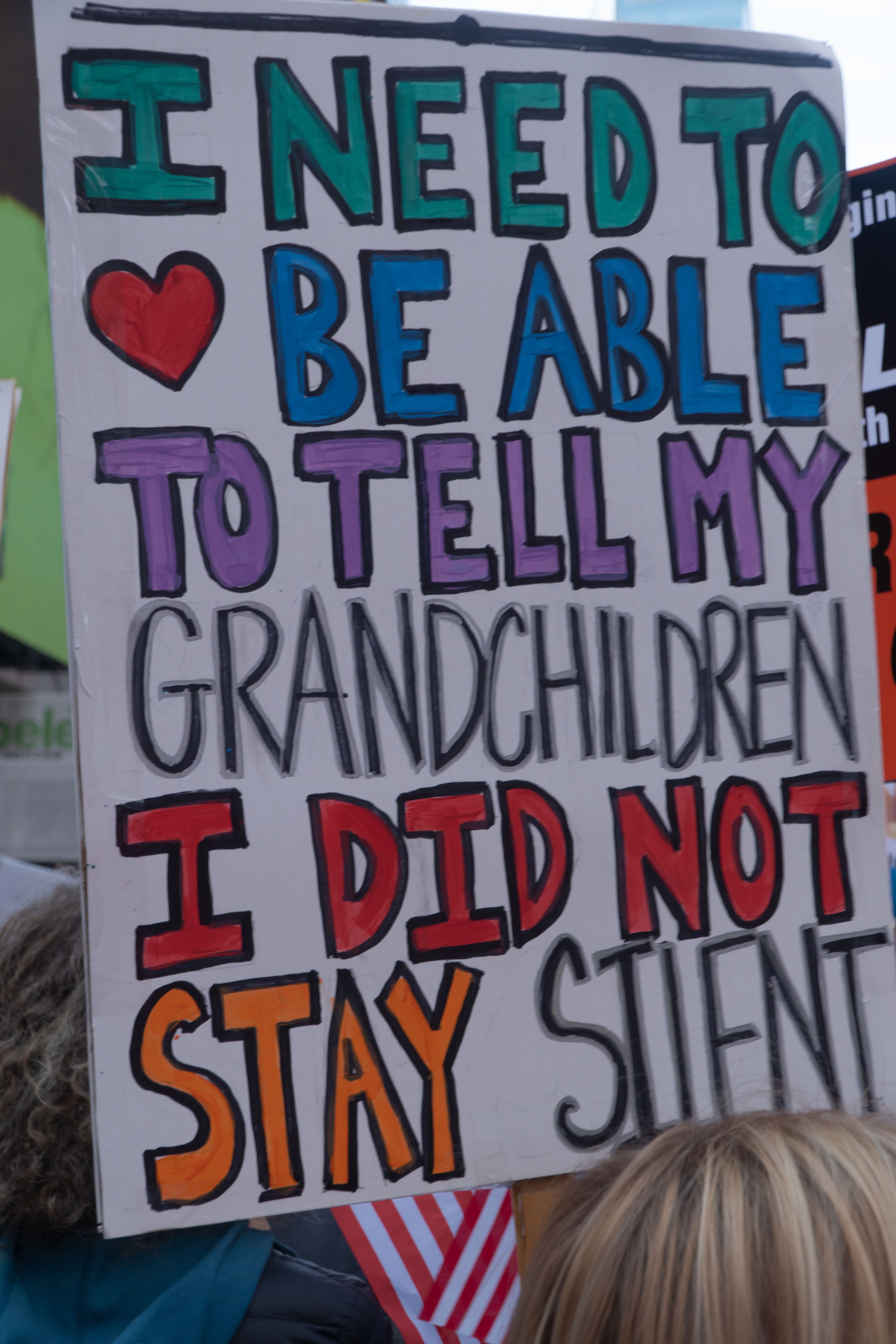 Protestskilt med teksten 