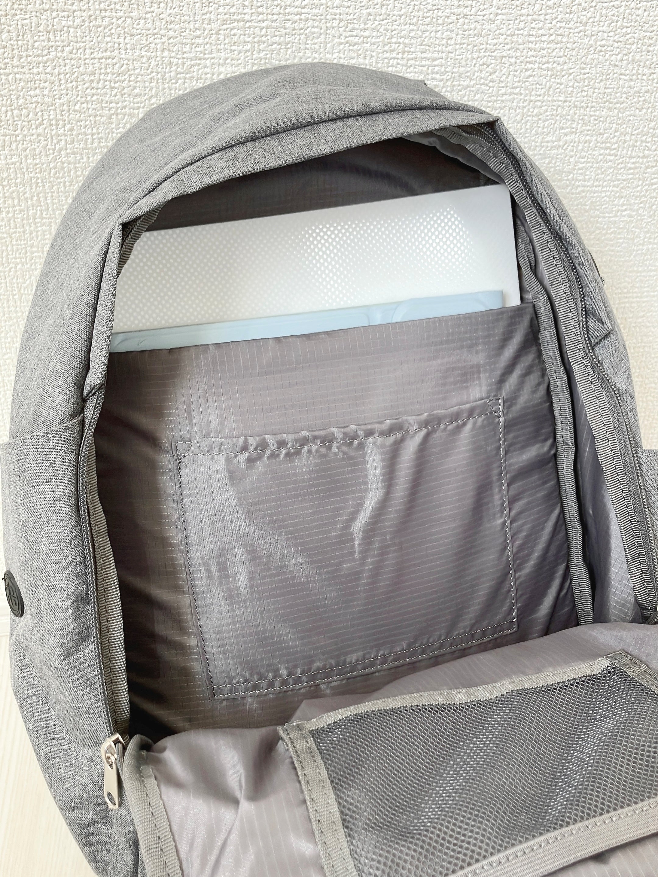 【ワークマン】「何店舗も回ってやっと買えた」「理想のバッグ」大容量の『多機能リュック』雨の日でも安心だし、毎日使いたいぐらい便利なの！《購入レビュー》