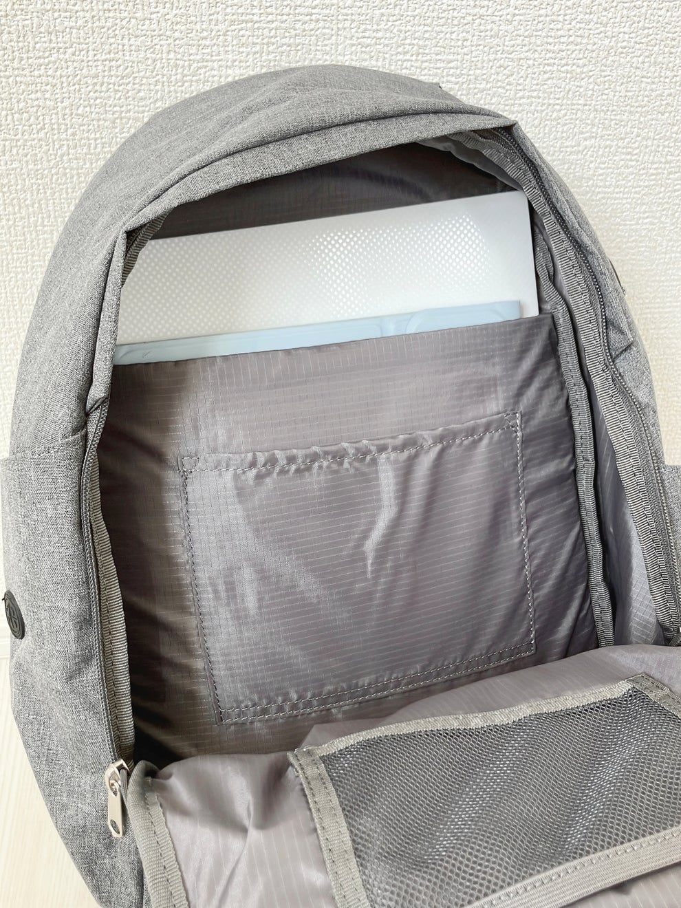 【ワークマン】「何店舗も回ってやっと買えた」「理想のバッグ」大容量の『多機能リュック』雨の日でも安心だし、毎日使いたいぐらい便利なの!《購入レビュー》