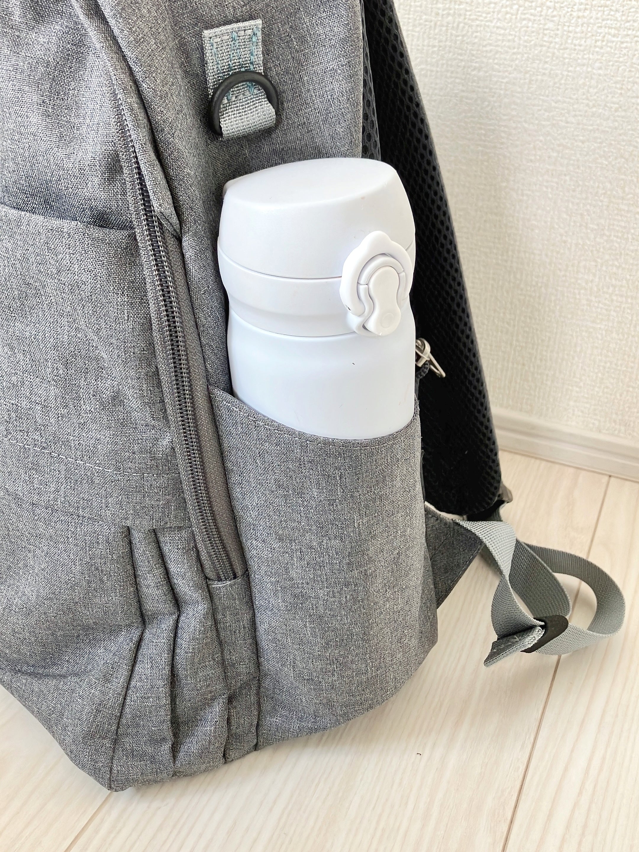 【ワークマン】「何店舗も回ってやっと買えた」「理想のバッグ」大容量の『多機能リュック』雨の日でも安心だし、毎日使いたいぐらい便利なの!《購入レビュー》