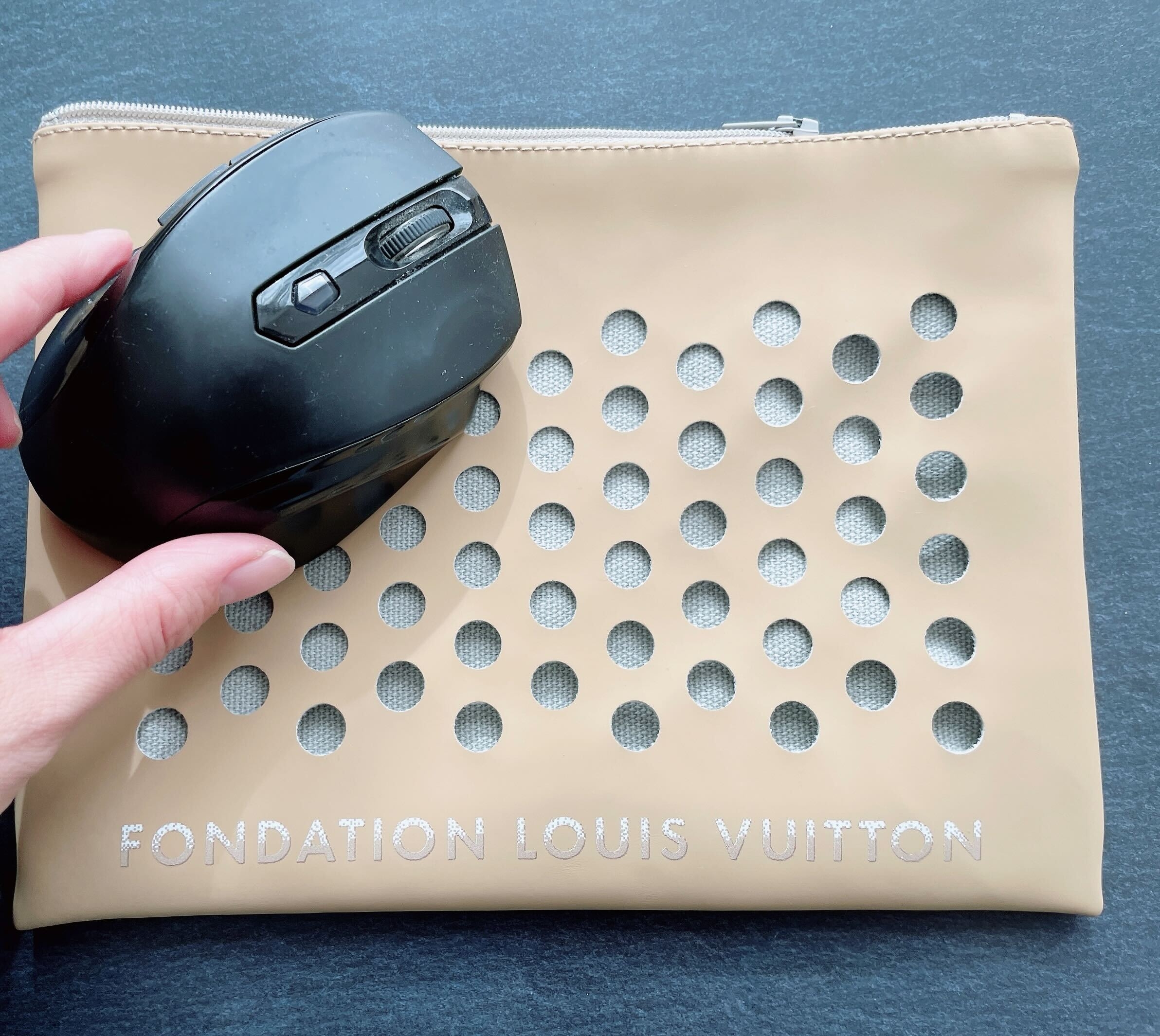 コスパ最高！8000円台で買えるヴィトンポーチ