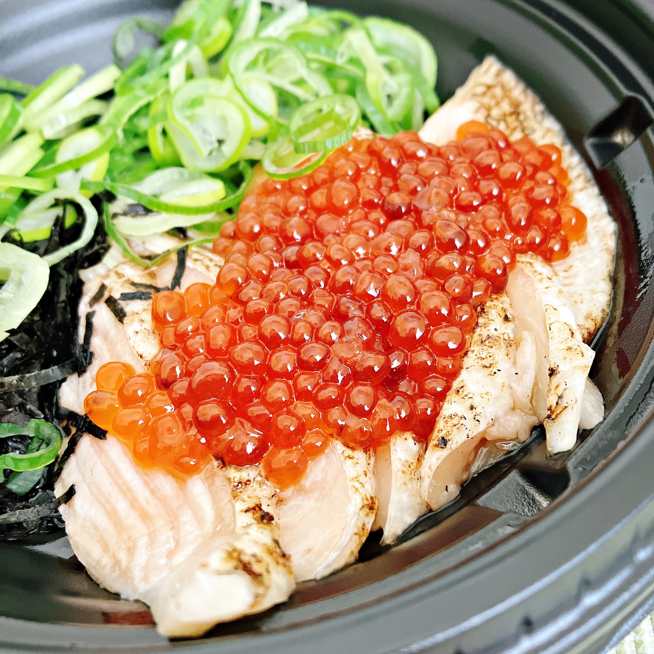 松屋】もう普通の牛丼に戻れないよ…。贅沢すぎる「最強コンビ丼」一度