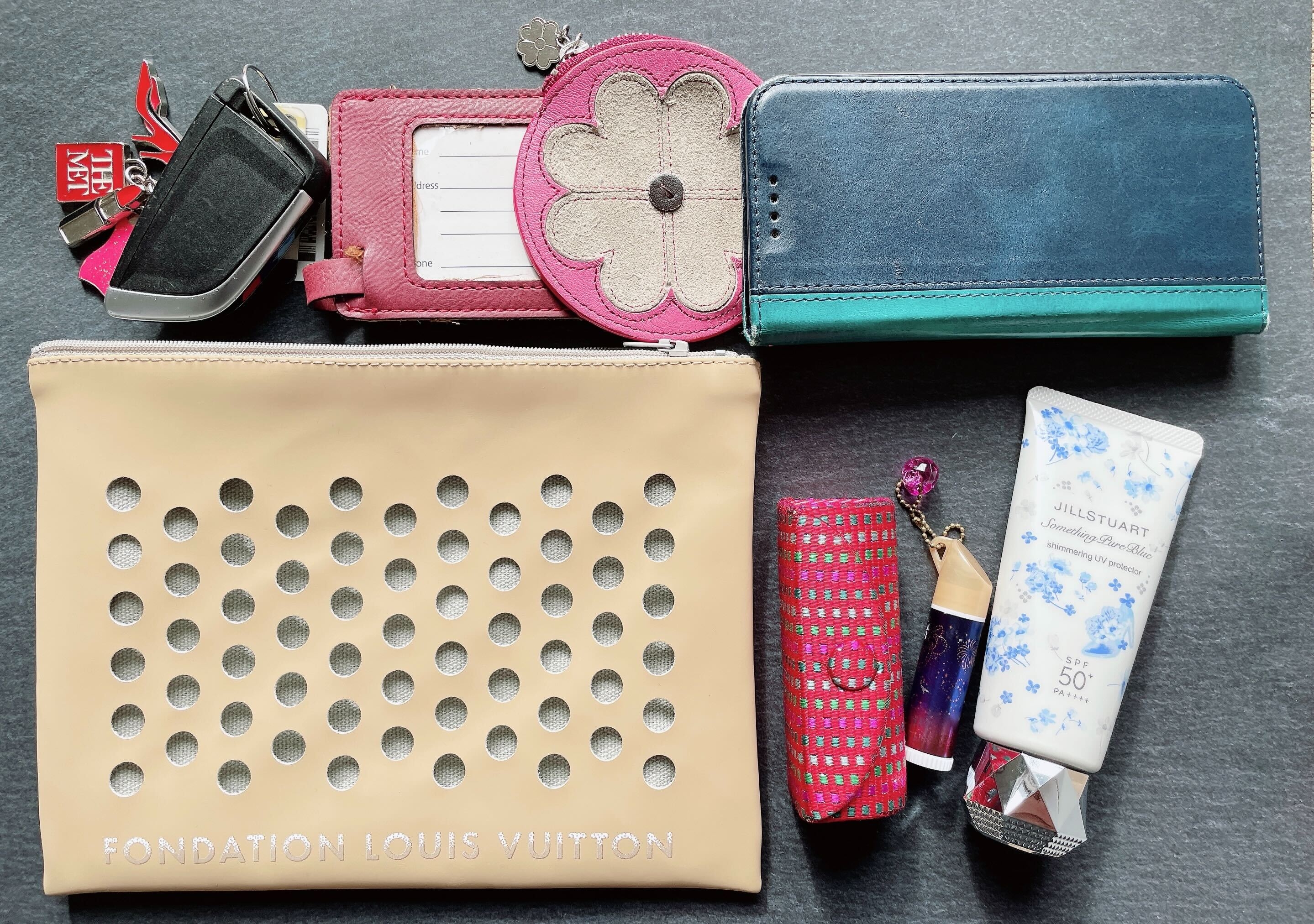 コスパ最高！8000円台で買えるヴィトンポーチ