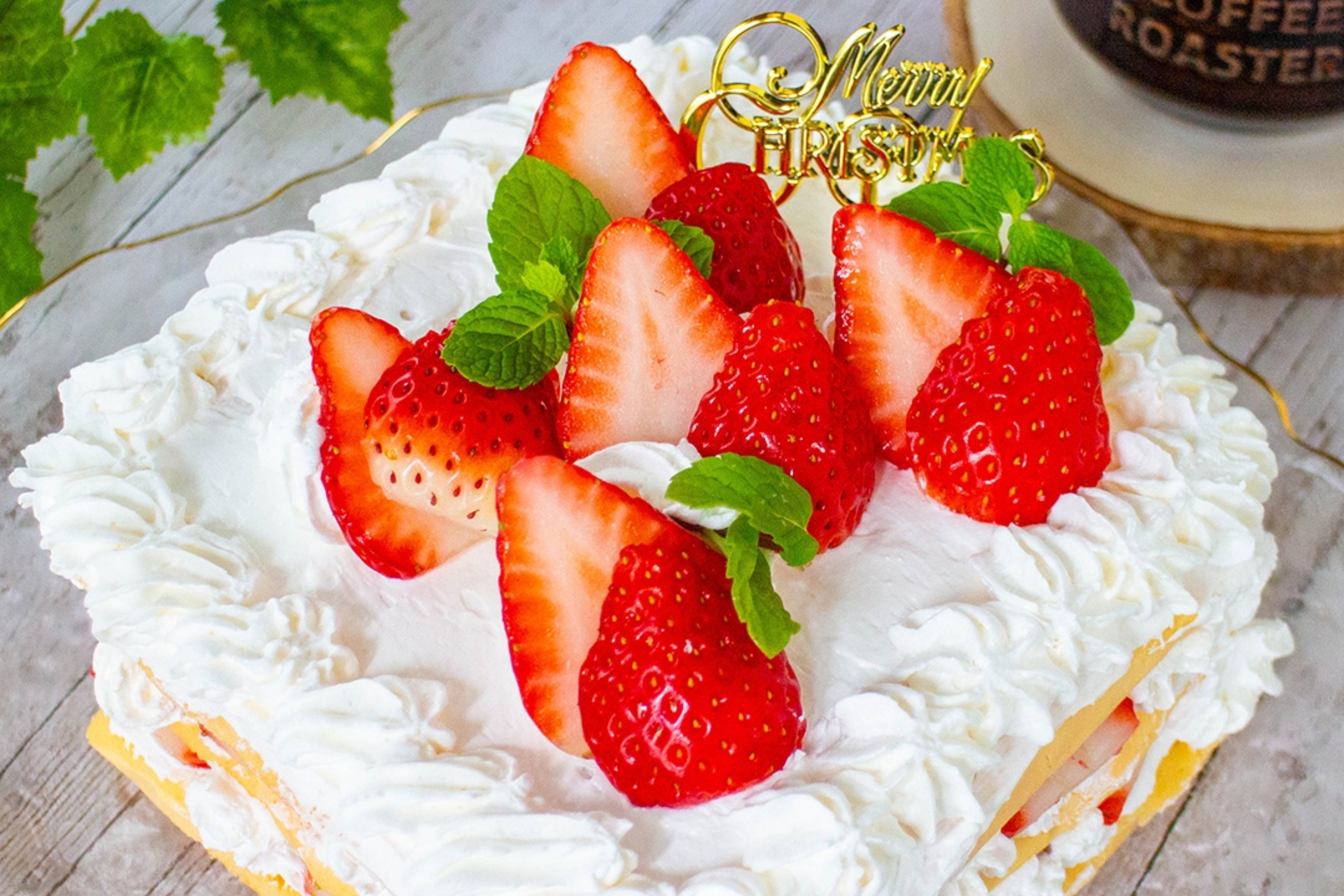 レンジで1分！ホットケーキミックスで作る簡単いちごのクリスマス