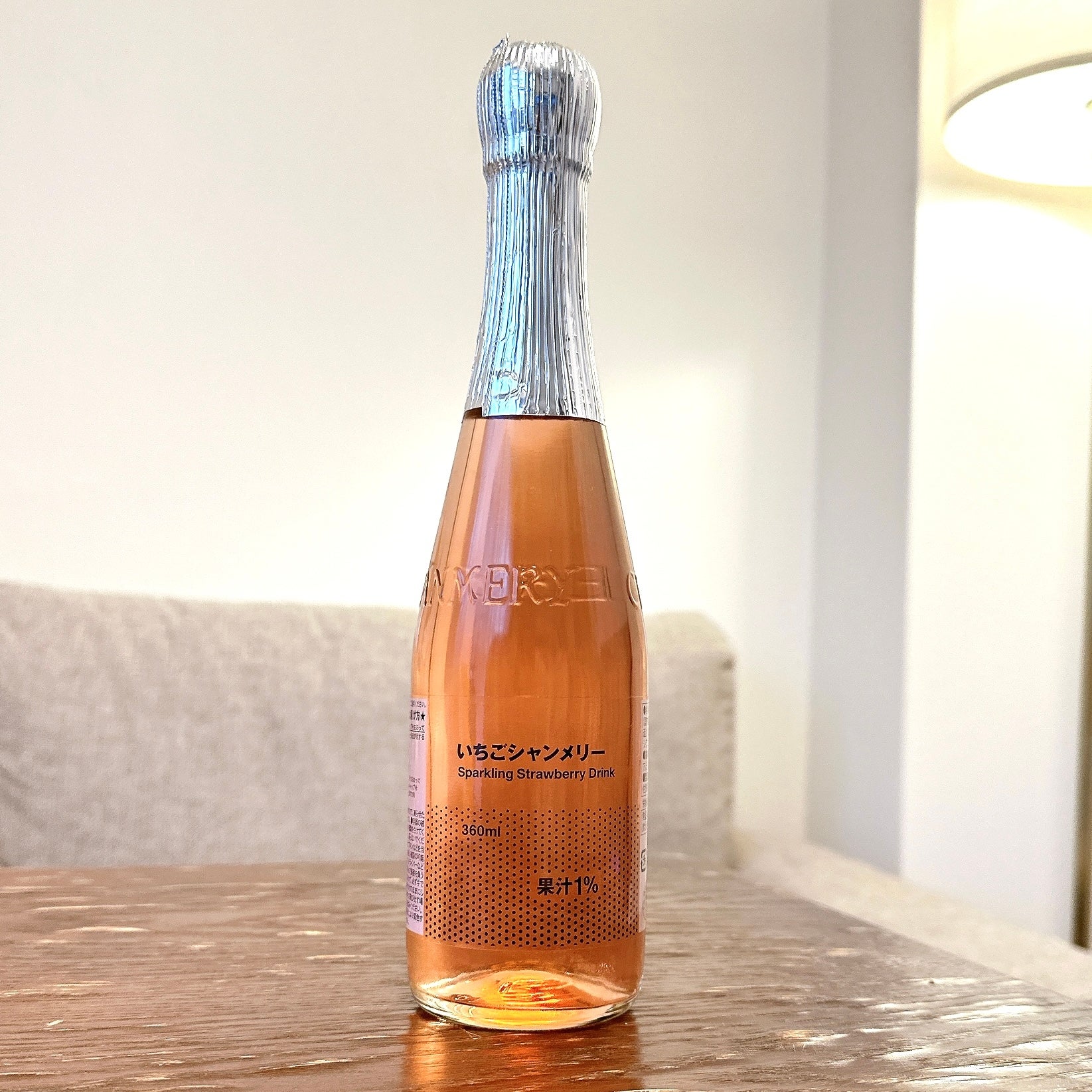 無印良品】ワイ、大人だけどクリスマスは「いちごシャンメリー」飲む！
