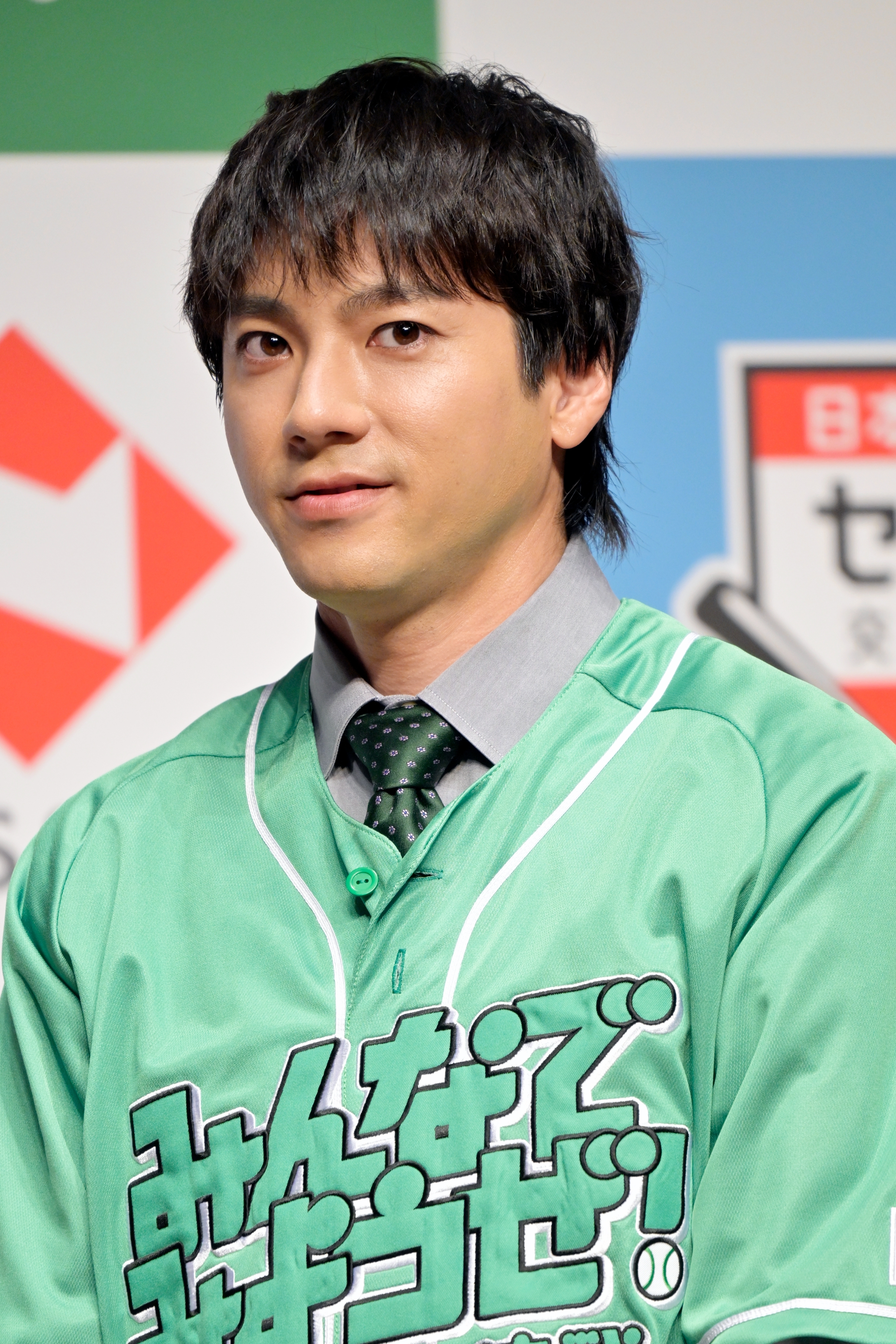 【大型配送タイプ】山田裕貴さん掲載2ページ（A3サイズ配送）#68985 すごい頭」山田裕貴、ド派手な姿に衝撃走る「小林幸子さん思い出します