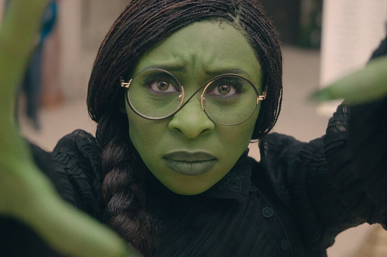 These Fictional Characters Prove That Glasses Are The Ultimate Accessory