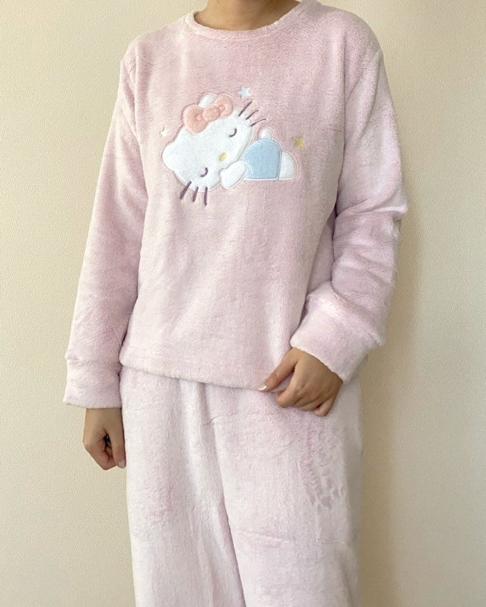 めっちゃ暖かい」「可愛くてお気に入り」GU×サンリオの『ふわふわ