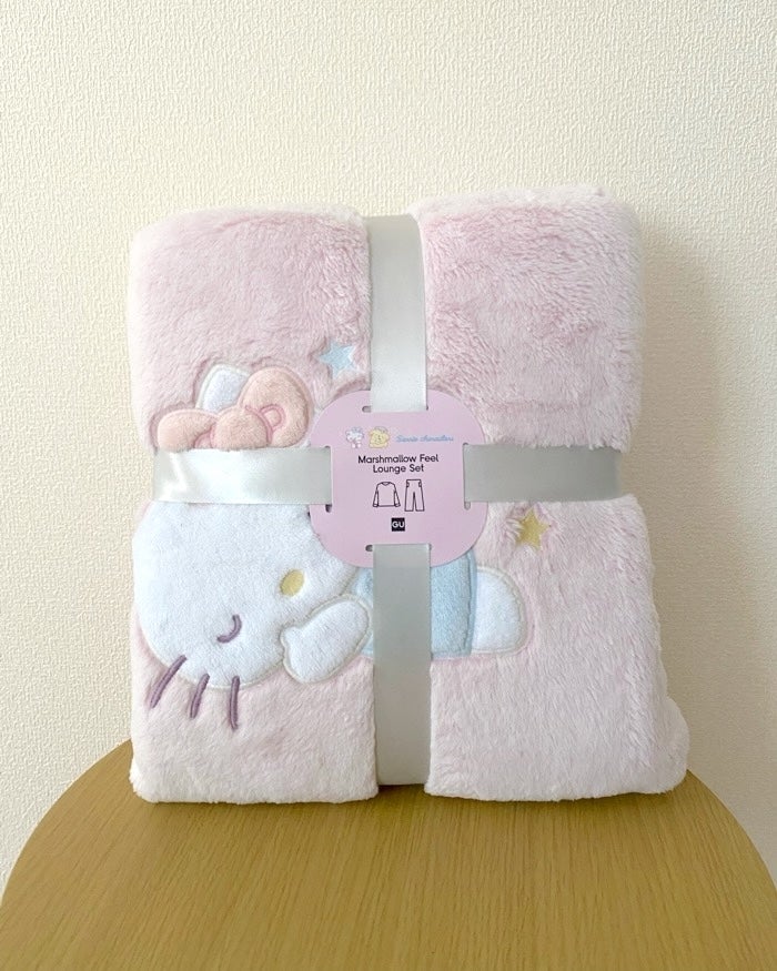 めっちゃ暖かい」「可愛くてお気に入り」GU×サンリオの『ふわふわ