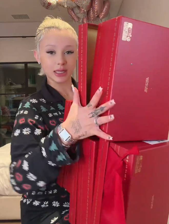Alabama Barker Defends Dad Travis Buying Her Lingerie Alabama Barker Defends Dad Travis Buying Her Lingerie