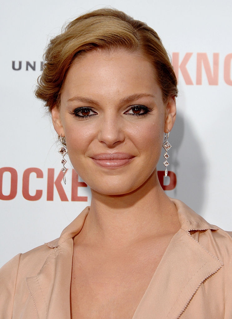 Heigl smiling at a premiere event for knocked up