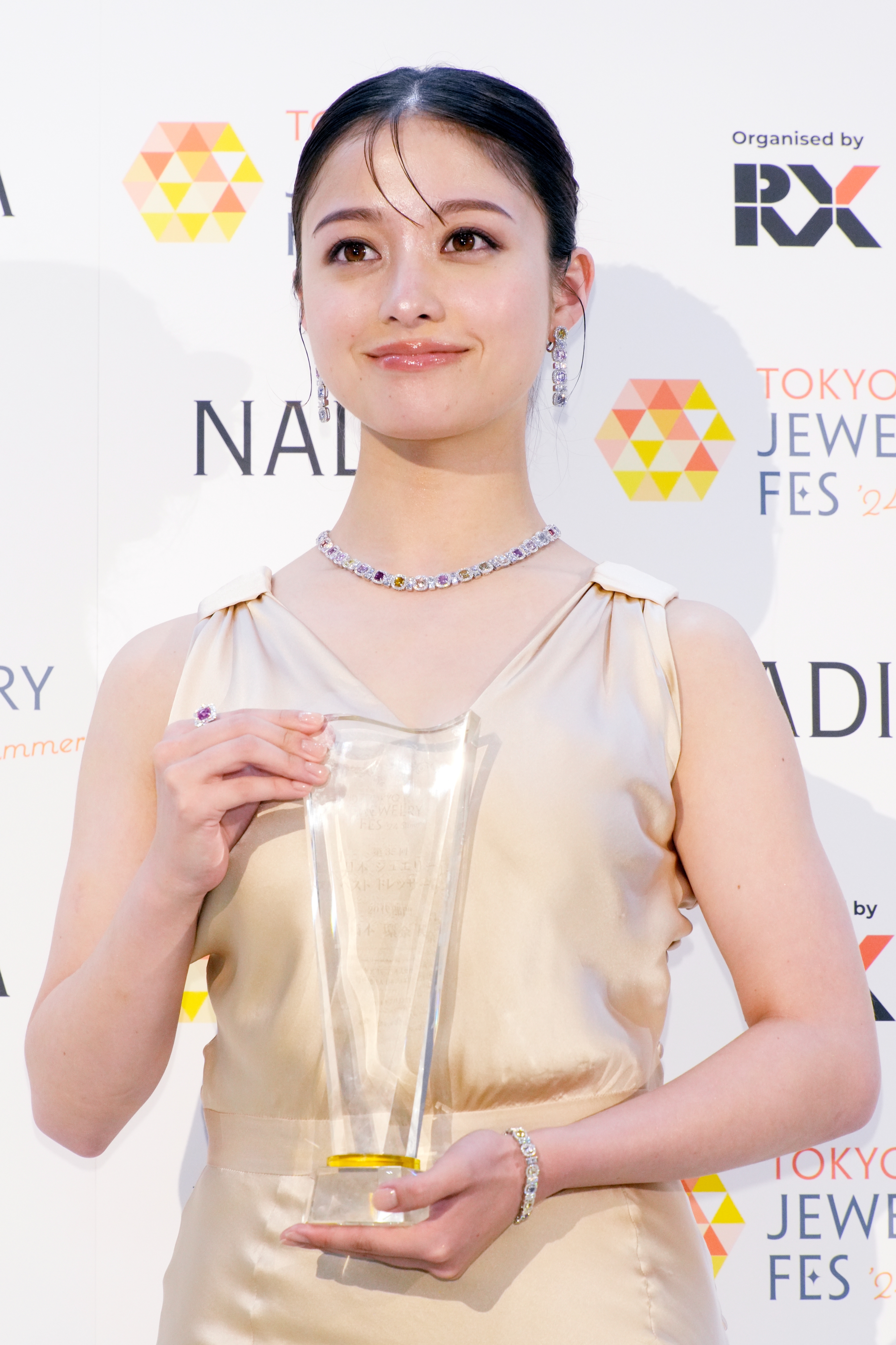 橋本環奈さん（時事通信フォト）