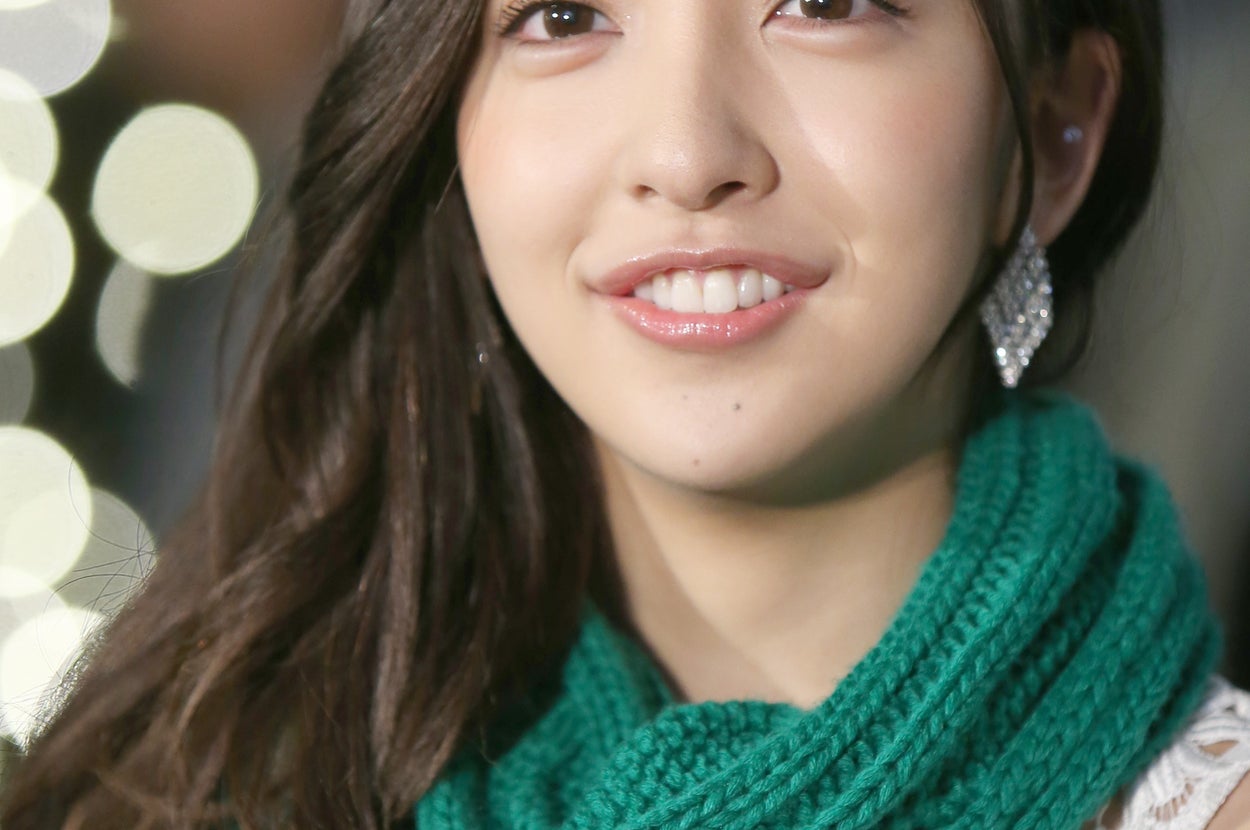 板野友美さん（時事）