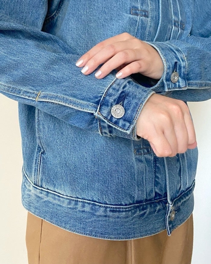 スタイル良く見える」「ガンガン着倒す」ユニクロの『高見えアウター